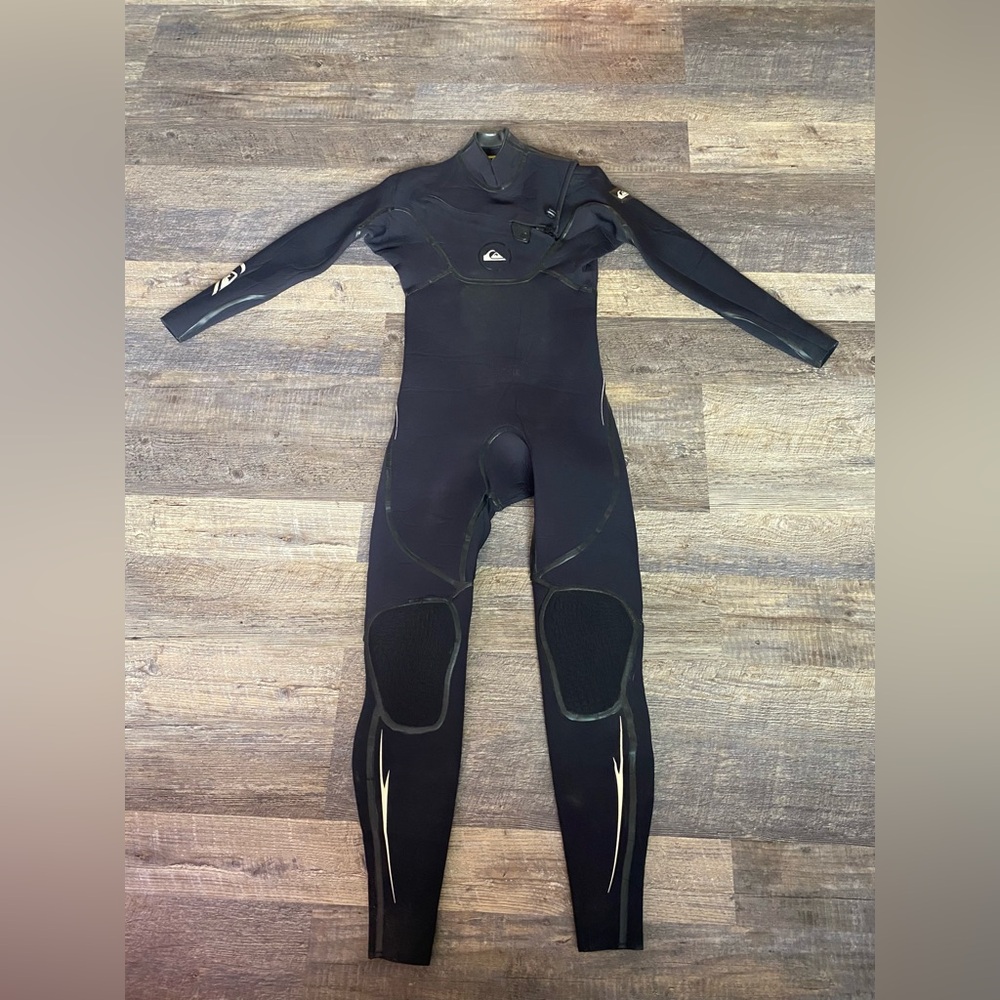 ~SOLD~Quiksilver Men’s Black Wetsuit